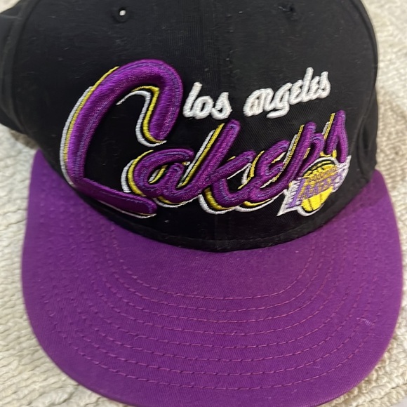 Los Angeles Lakers size adjustable - Picture 5 of 12